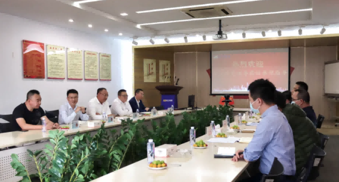 东莞市工信局与镇经发局领导莅临通宝TB888参观指导